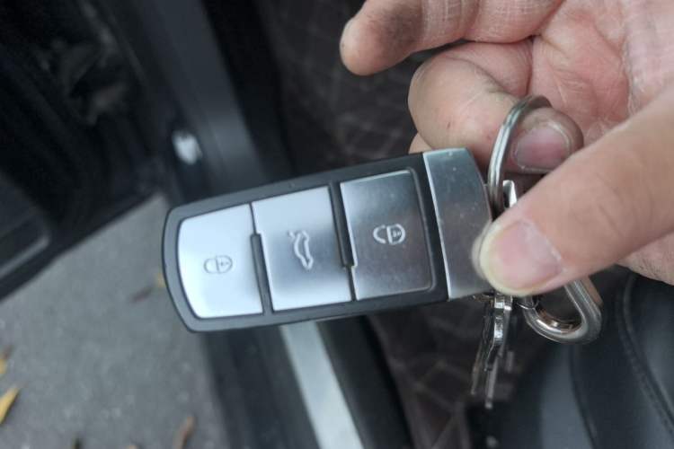 Used Volkswagen Magotan 2013 2.0 TSI Luxury Model Vehicle Key