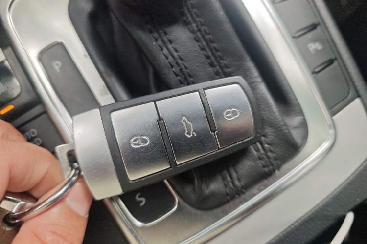 Used Volkswagen Magotan 2013 1.8TSI Premier Model Vehicle Key