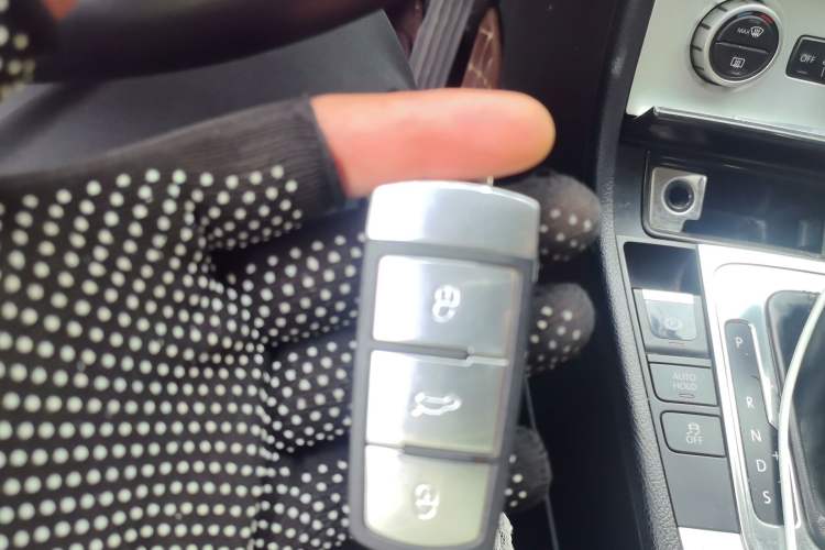 Used Volkswagen Magotan 2013 2.0 TSI Luxury Model Vehicle Key