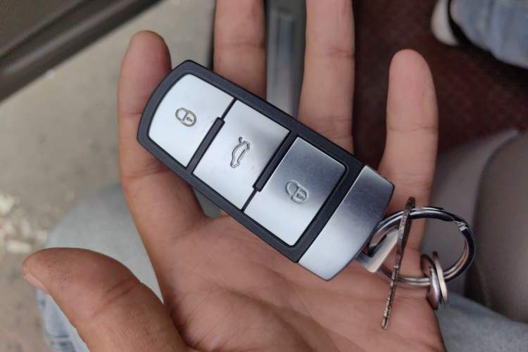 Used Volkswagen Magotan 2013 1.8TSI Luxury Model Vehicle Key