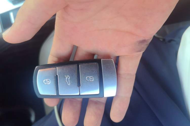 Used Volkswagen Magotan 2013 2.0 TSI Prestige Model Vehicle Key