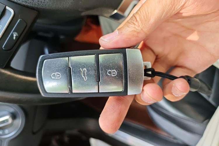 Used Volkswagen Magotan 2013 1.8TSI Luxury Model Vehicle Key
