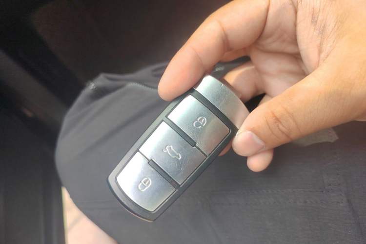Used Volkswagen Magotan 2013 1.8TSI Luxury Model Vehicle Key