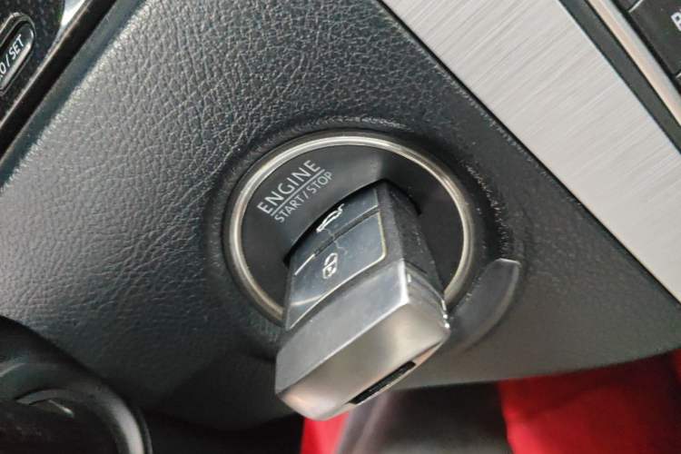 Used Volkswagen Magotan 2013 1.8TSI Luxury Model Vehicle Key