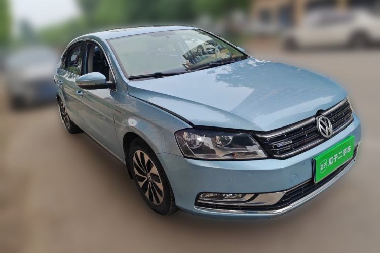 Used Volkswagen Magotan 2013 1.4 TSI BlueMotion Edition Front Right 45 Deg