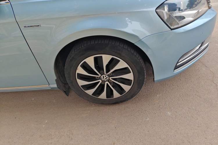 Used Volkswagen Magotan 2013 1.4 TSI BlueMotion Edition Right Front Wheel Hub