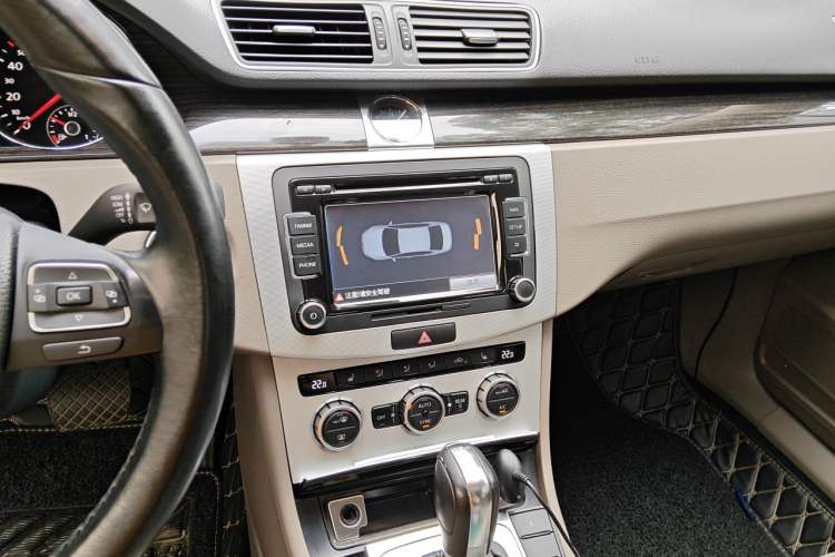 Used Volkswagen Magotan 2013 1.8TSI Prestige Model Audio And AC Panel