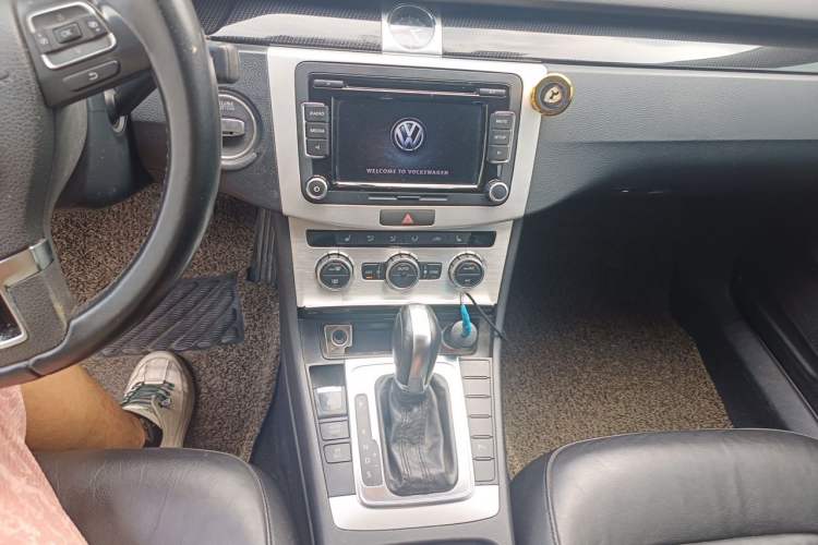 Used Volkswagen Magotan 2013 2.0 TSI Luxury Model Audio And AC Panel
