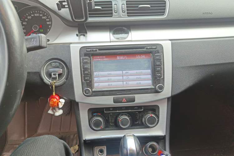 Used Volkswagen Magotan 2013 1.8TSI Premier Model Audio And AC Panel