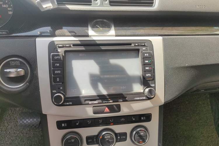 Used Volkswagen Magotan 2013 1.8TSI Luxury Model Audio And AC Panel