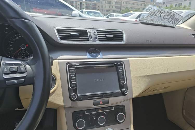 Used Volkswagen Magotan 2013 1.8TSI Premier Model Audio And AC Panel