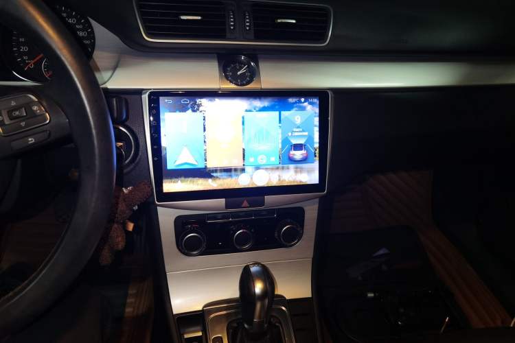 Used Volkswagen Magotan 2013 1.8TSI Premier Model Audio And AC Panel