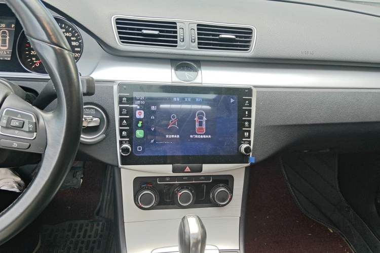 Used Volkswagen Magotan 2013 1.8TSI Premier Model Audio And AC Panel