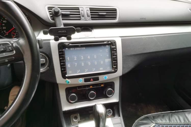 Used Volkswagen Magotan 2013 1.8TSI Premier Model Audio And AC Panel