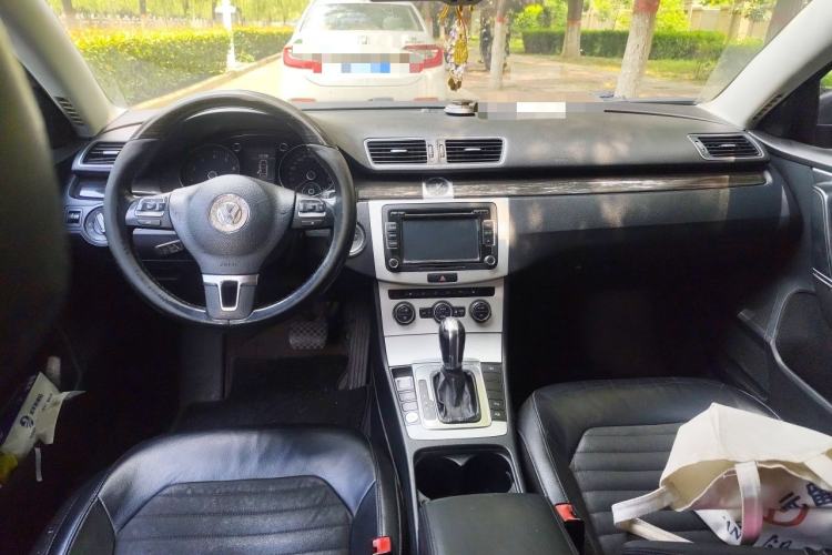 Used Volkswagen Magotan 2013 2.0 TSI Prestige Model Center Console