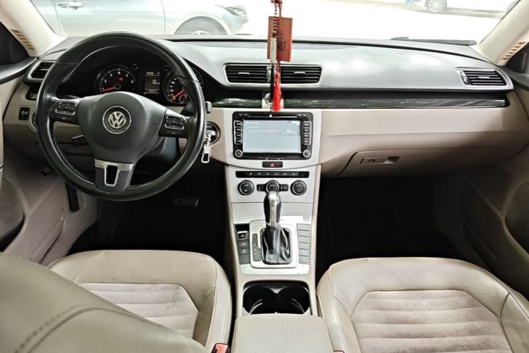 Used Volkswagen Magotan 2013 1.8TSI Luxury Model Center Console