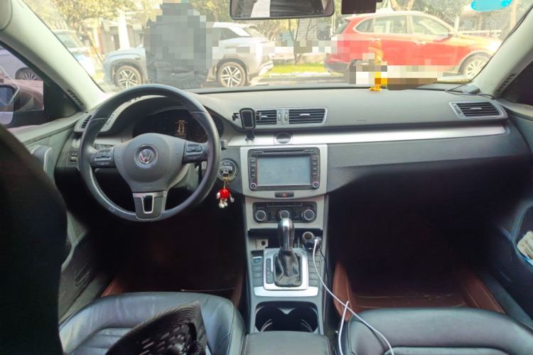 Used Volkswagen Magotan 2013 1.8TSI Premier Model Center Console