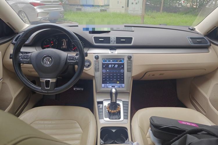Used Volkswagen Magotan 2013 1.8TSI Premier Model Center Console