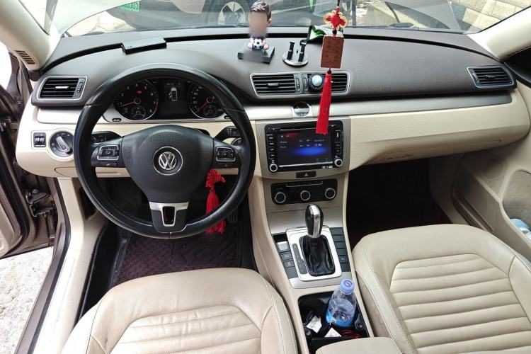 Used Volkswagen Magotan 2013 1.8TSI Premier Model Center Console