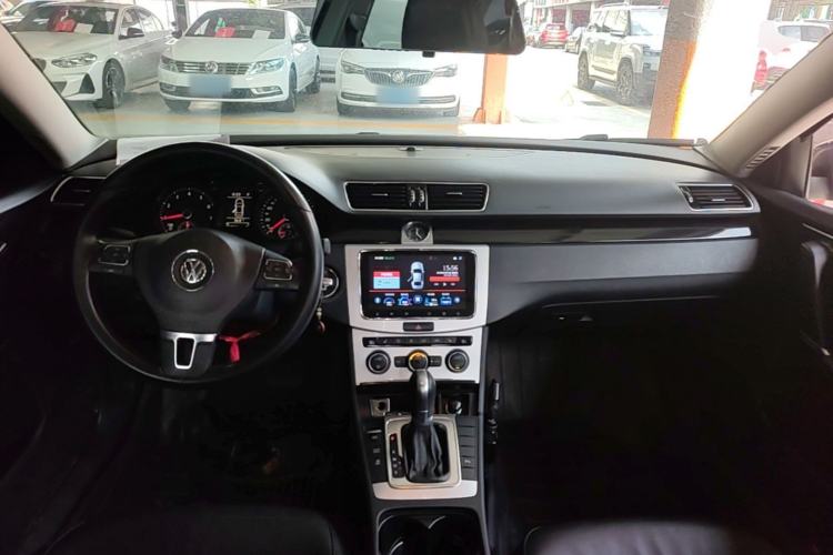 Used Volkswagen Magotan 2013 2.0 TSI Luxury Model Center Console