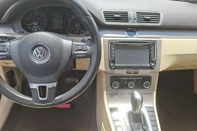Used Volkswagen Magotan 2013 1.8TSI Premier Model Center Console