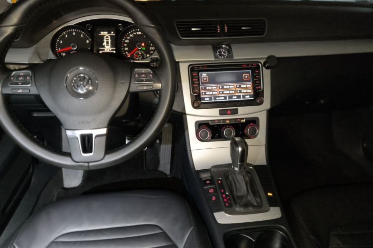 Used Volkswagen Magotan 2013 1.8TSI Premier Model Center Console