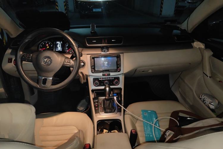 Used Volkswagen Magotan 2013 1.8TSI Premier Model Center Console