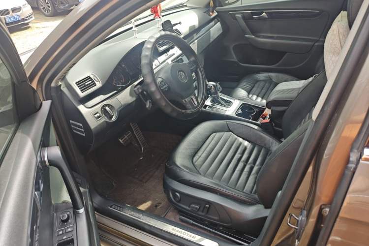 Used Volkswagen Magotan 2013 1.8TSI Luxury Model Driver Seat