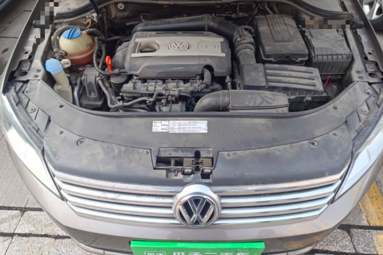Used Volkswagen Magotan 2013 1.8TSI Premier Model Engine Bay