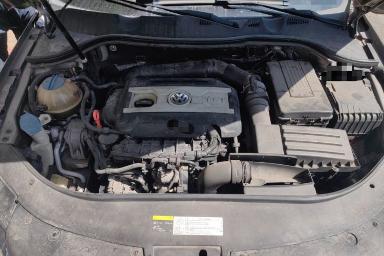 Used Volkswagen Magotan 2013 1.8TSI Luxury Model Engine Bay