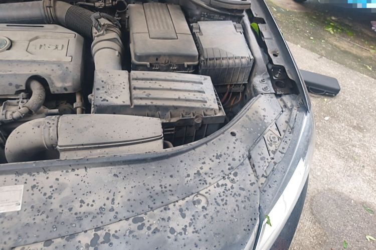 Used Volkswagen Magotan 2013 1.8TSI Premier Model Engine Bay Left