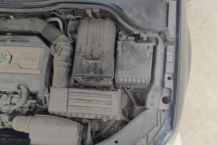 Used Volkswagen Magotan 2013 1.8TSI Premier Model Engine Bay Left