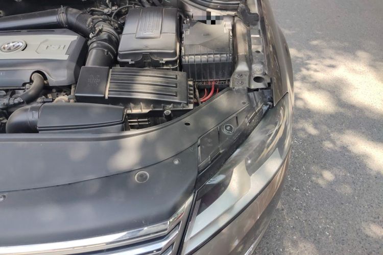 Used Volkswagen Magotan 2013 1.8TSI Premier Model Engine Bay Left