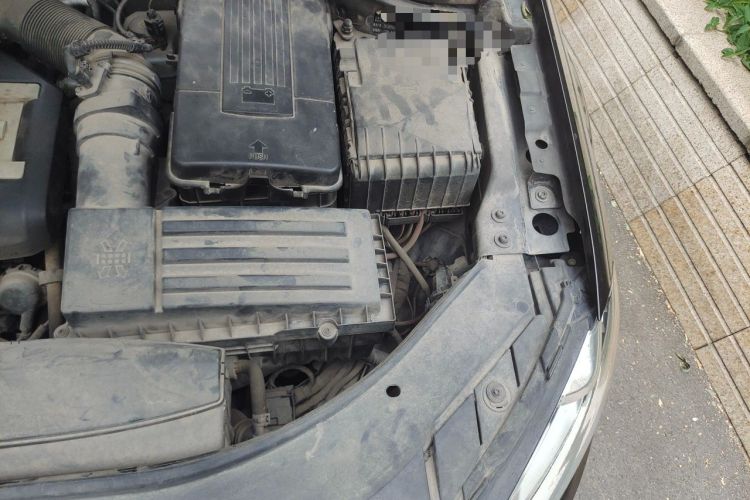 Used Volkswagen Magotan 2013 2.0 TSI Luxury Model Engine Bay Left