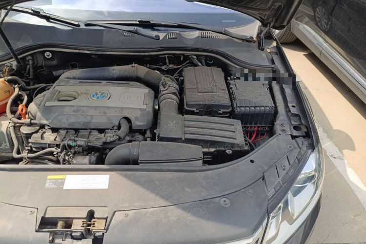 Used Volkswagen Magotan 2013 1.8TSI Luxury Model Engine Bay Left