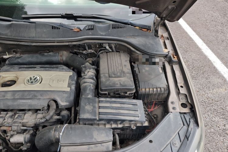 Used Volkswagen Magotan 2013 1.8TSI Premier Model Engine Bay Left