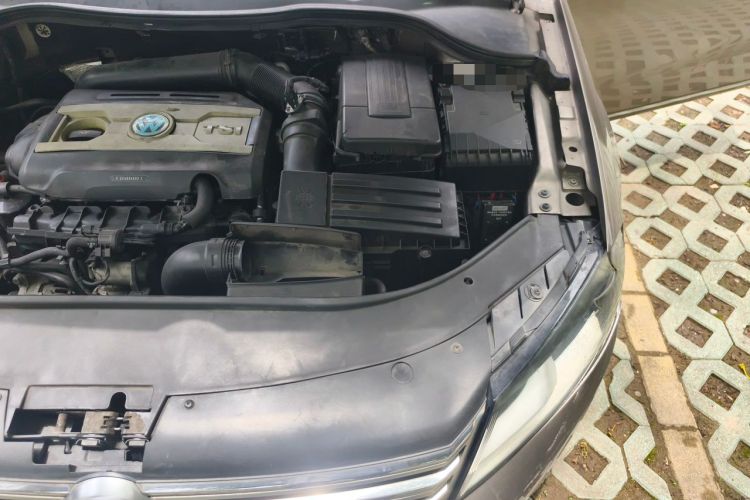 Used Volkswagen Magotan 2013 1.8TSI Premier Model Engine Bay Left