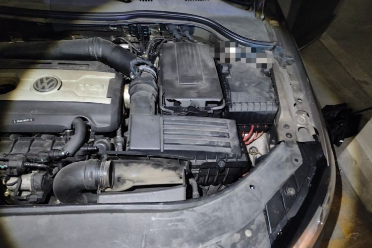 Used Volkswagen Magotan 2013 1.8TSI Premier Model Engine Bay Left