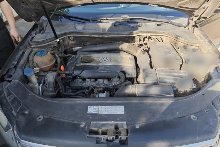 Used Volkswagen Magotan 2013 1.8TSI Luxury Model Engine Bay