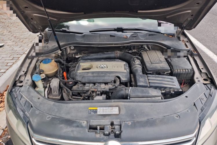 Used Volkswagen Magotan 2013 1.8TSI Premier Model Engine Bay