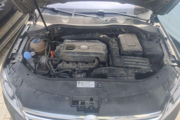 Used Volkswagen Magotan 2013 1.8TSI Luxury Model Engine Bay