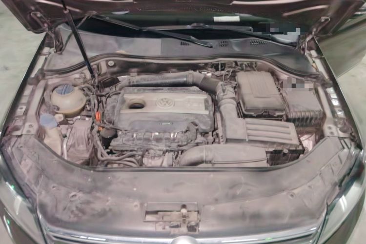 Used Volkswagen Magotan 2013 1.8TSI Premier Model Engine Bay
