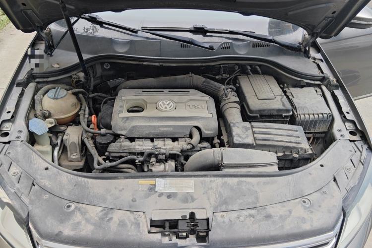 Used Volkswagen Magotan 2013 1.8TSI Premier Model Engine Bay