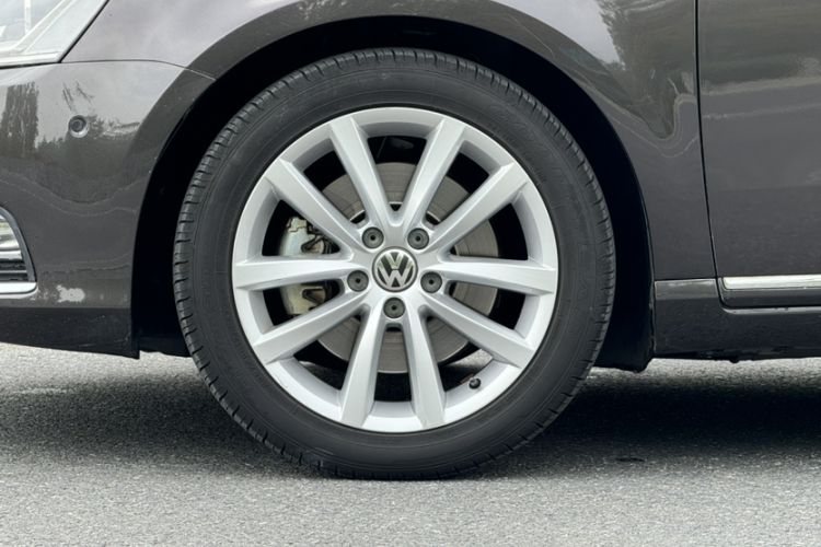 Used Volkswagen Magotan 2013 2.0 TSI Prestige Model Exterior 3