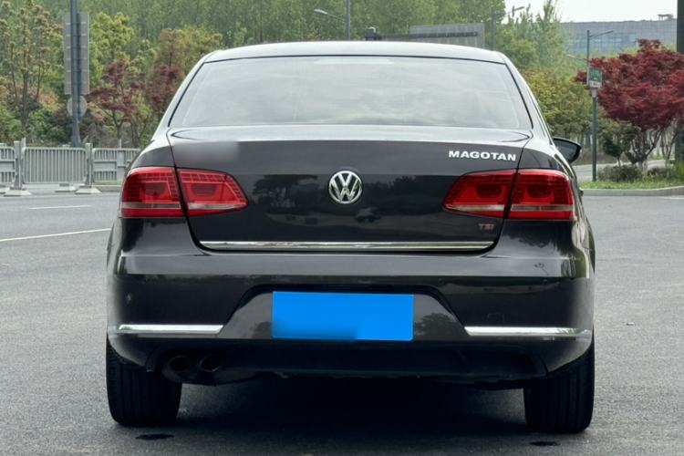 Used Volkswagen Magotan 2013 2.0 TSI Prestige Model Exterior 4