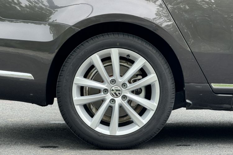 Used Volkswagen Magotan 2013 2.0 TSI Prestige Model Exterior 5