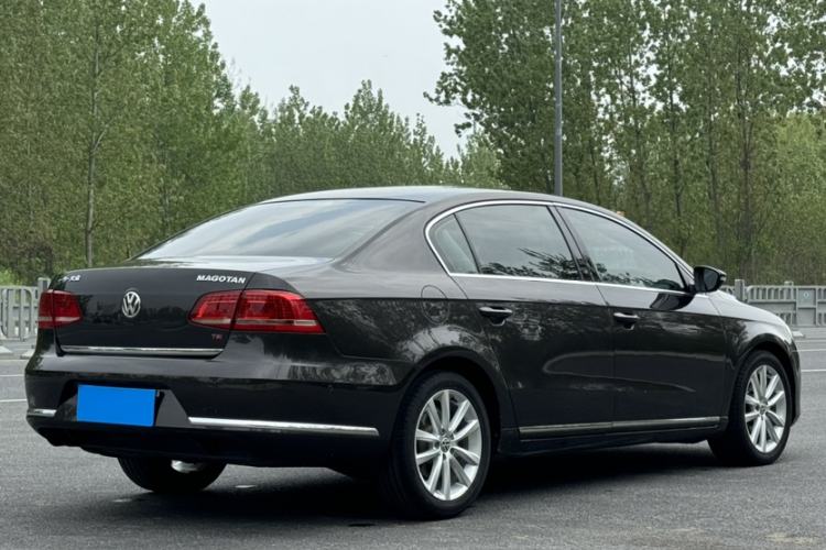 Used Volkswagen Magotan 2013 2.0 TSI Prestige Model Exterior 8