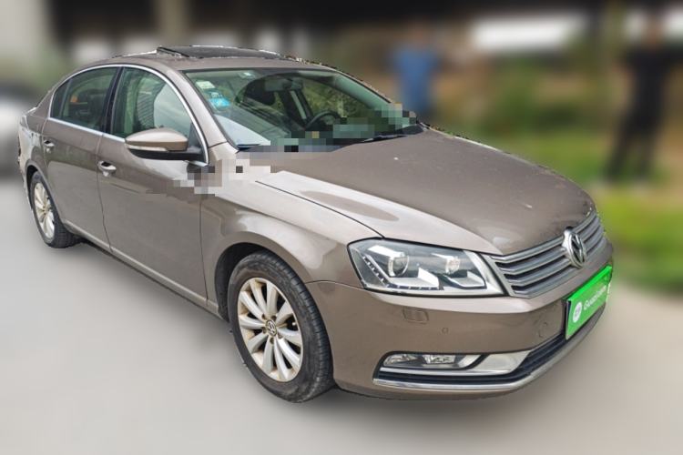 Used Volkswagen Magotan 2013 1.8TSI Luxury Model Front Right 45 Deg