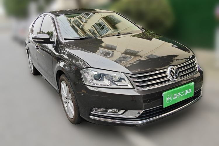 Used Volkswagen Magotan 2013 1.8TSI Prestige Model Front Right 45 Deg