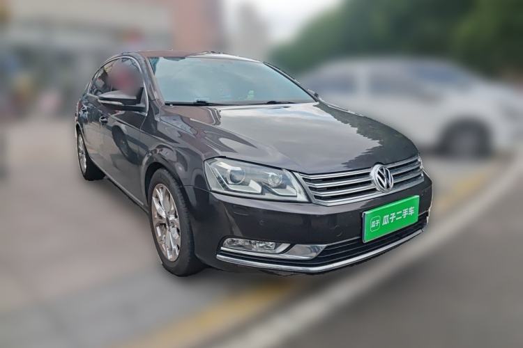 Used Volkswagen Magotan 2013 1.8TSI Luxury Model Front Right 45 Deg